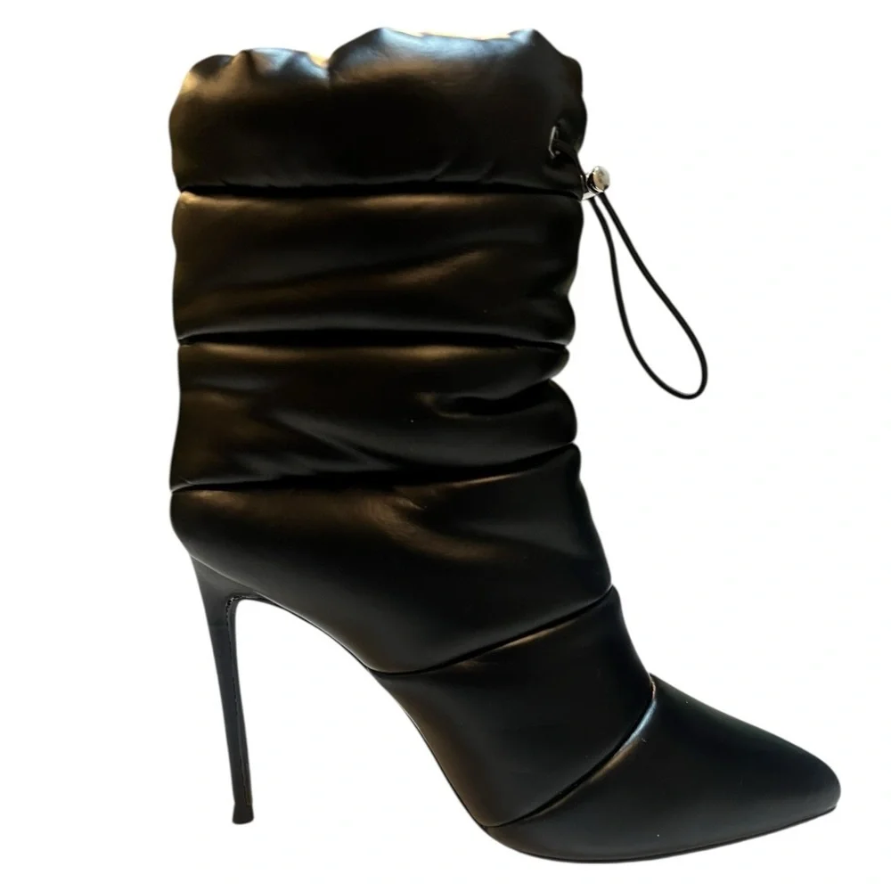 Steve Madden Black Heeled Cloak Boots New In Box! 8.5 - Picture 2 of 10